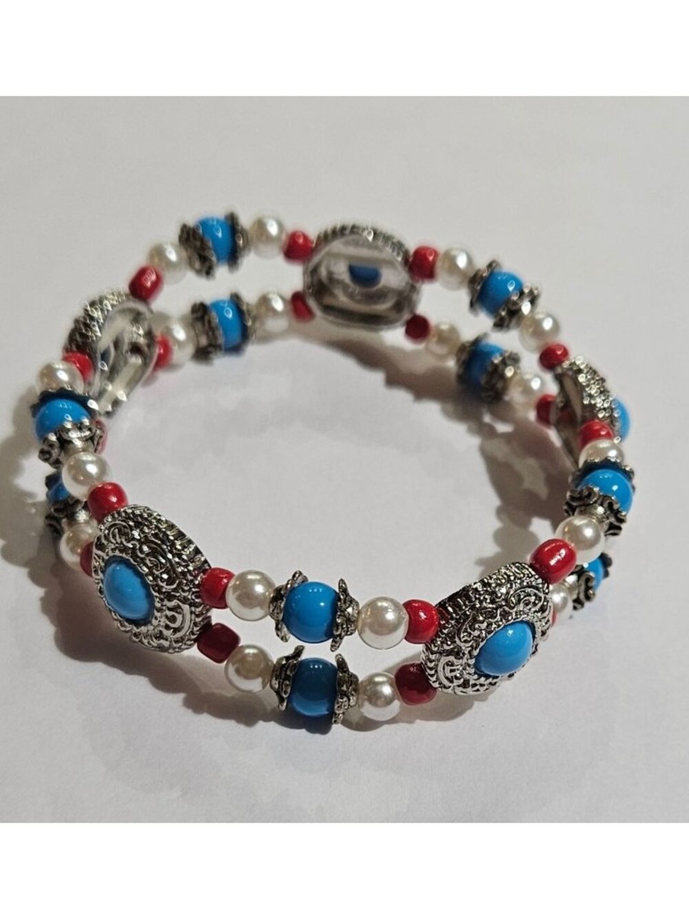 Beaded Stretchy Bracelet Blue Red Silvertone Faux Pearl 6.5 inches Unstretched
